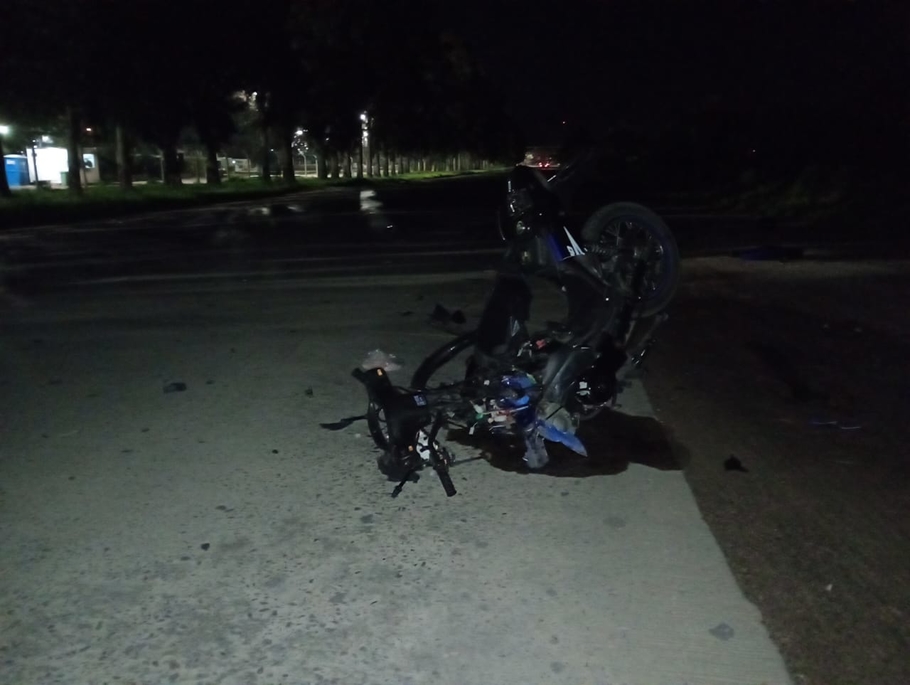 Campana Noticias | Violento choque entre un auto y una moto