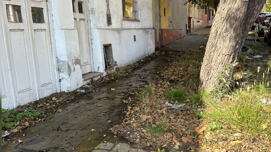 Campana Noticias | Reclamo de vecinos por pérdida de agua y el mal ...